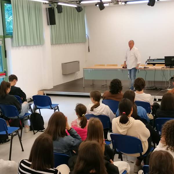 Liceo Maffei Riva del Garda - Sabato 6 maggio con gli studenti di due classi seconde per parlare di giornalismo